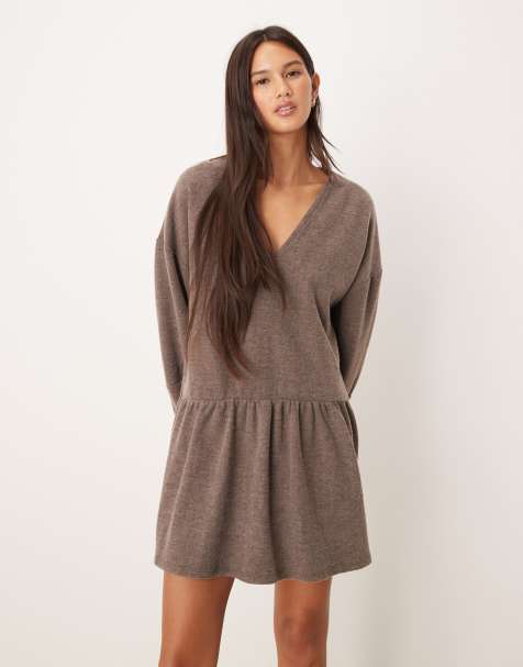 ASOS DESIGN - Vestito corto color cioccolato morbidissimo con davanti a V e vita scesa - view 1