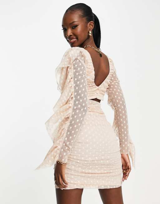 ASOS DESIGN - Vestito corto color cuoio chiaro in rete plumetis con cut-out e maniche lunghe con volant, 2 di 4