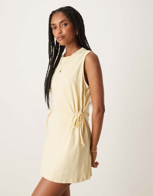 ASOS DESIGN - Vestito corto color limone senza maniche stretto in vita
