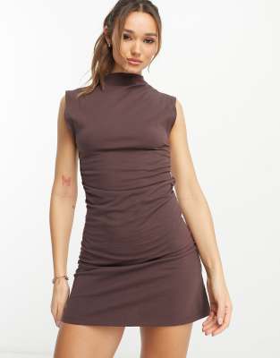 ASOS DESIGN - Vestito corto con collo oversize color cioccolato con arricciatura laterale - view 1