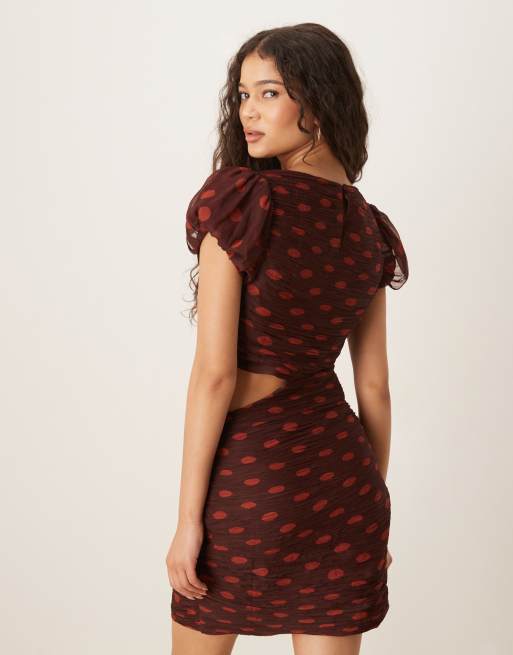 ASOS DESIGN - Vestito corto con corpino arricciato, cut-out e stampa a pois, 4 di 4