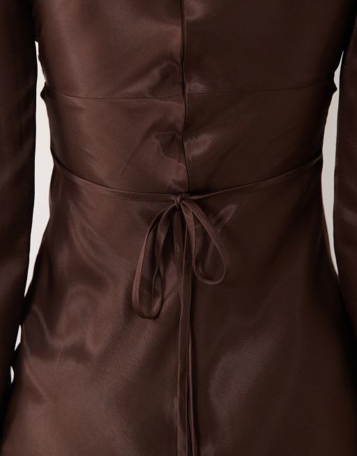 ASOS DESIGN - Vestito corto con corpino in raso marrone cioccolato con maniche svasate, 3 di 4
