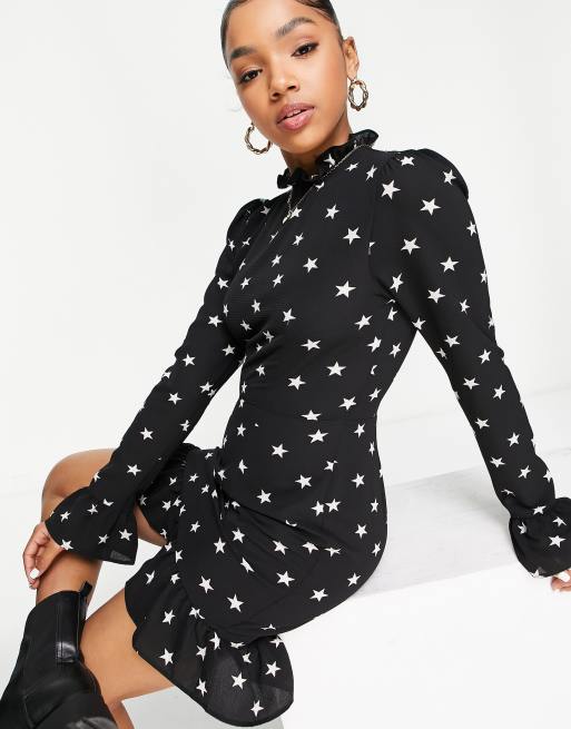 ASOS DESIGN - Vestito corto con scollo a volant e maniche a tre quarti svasate con stampa a stelle