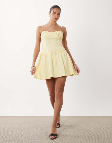 ASOS DESIGN - Vestito corto con spalline sottili in pizzo sangallo color latticello - view 1