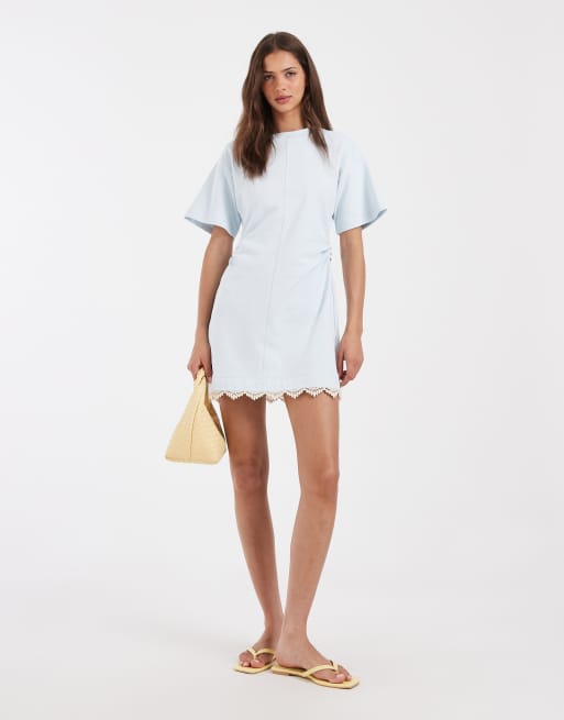 ASOS DESIGN vestito corto con vita stretta e dettagli in pizzo azzurro chiaro