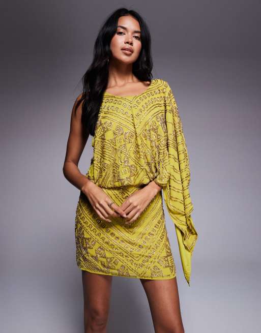 ASOS DESIGN - Vestito corto effetto con mantella asimmetrica color chartreuse con decorazioni