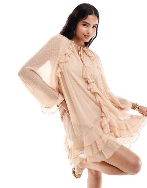 ASOS DESIGN - Vestito corto in chiffon plumetis color pesca con maniche a campana e volant