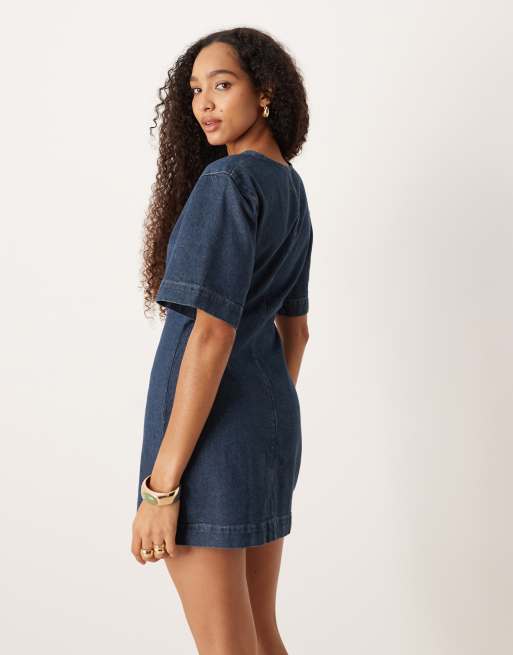 ASOS DESIGN - Vestito corto in denim blu medio con scollo a V accollato, 3 di 4