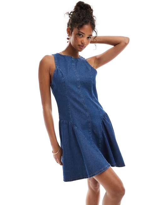 ASOS DESIGN - Vestito corto in denim color blu medio con pannelli raccolti sui fianchi