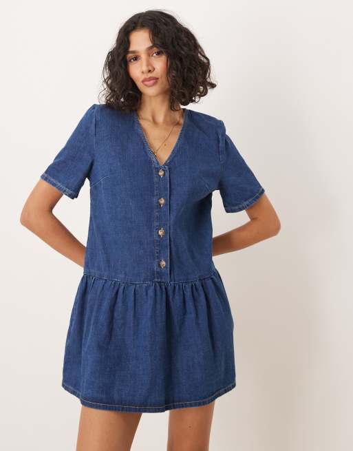 ASOS DESIGN - Vestito corto in denim color indaco con vita scesa e scollo a V