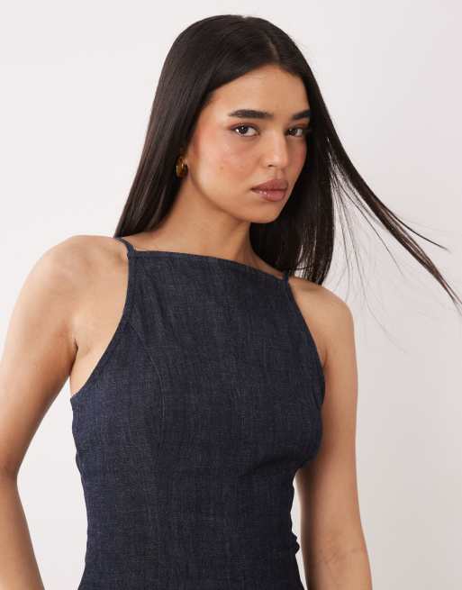 ASOS DESIGN - Vestito corto in denim risciacquato con scollo a vogatore e fondo godet, 4 di 4