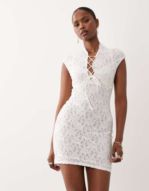ASOS DESIGN - Vestito corto in pizzo bianco con dettagli allacciati