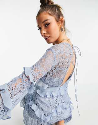 Vestito corto in pizzo blu polvere con volant e finiture a cerchio - ASOS DESIGN  donna Blu - immagine1