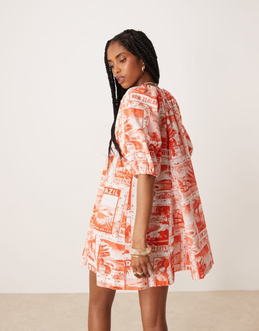ASOS DESIGN - Vestito corto in popeline di cotone rosso con stampa di cartoline e maniche a sbuffo, 3 di 4
