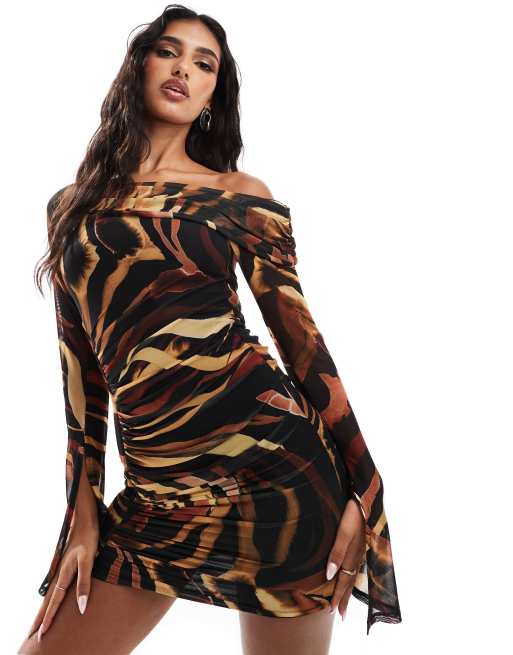 ASOS DESIGN - Vestito corto in rete drappeggiata con stampa tigrata, spalle scoperte, maniche scese e dettagli raccolti