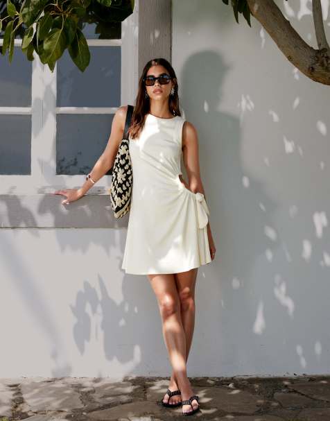 ASOS DESIGN - Vestito corto in spugna color limone con cut-out e nodo in vita - view 1