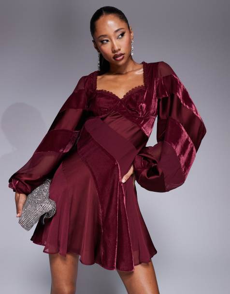 ASOS DESIGN - Vestito corto in velluto bordeaux a pannelli con schiena scoperta e finiture in pizzo - view 1