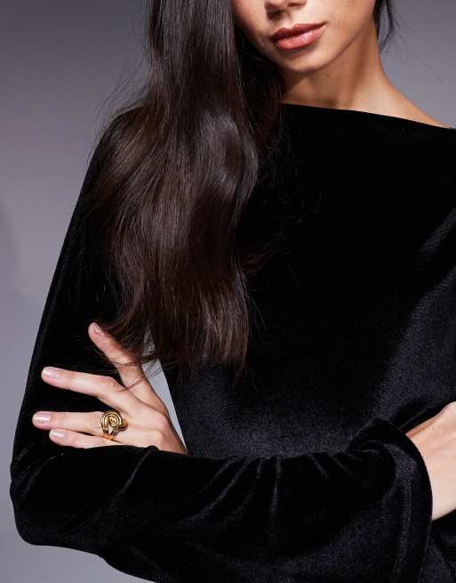 ASOS DESIGN - Vestito corto in velluto nero con schiena scoperta, maniche svasate e scollo a barchetta, 4 di 4