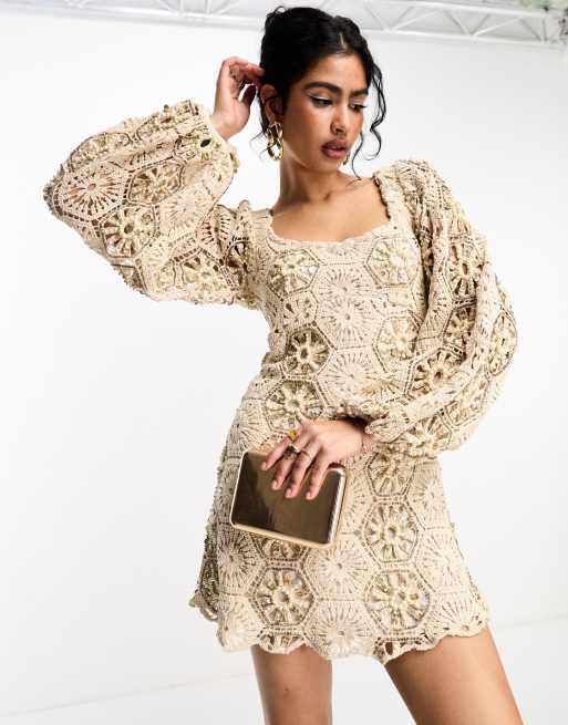 ASOS DESIGN - Vestito corto milkmaid all'uncinetto color pietra con maniche a campana 