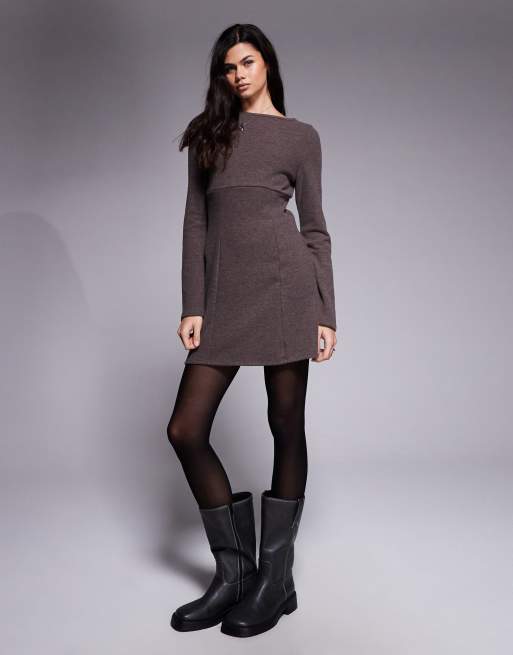 ASOS DESIGN - Vestito corto morbidissimo color cioccolato con maniche a pipistrello e cuciture a vista