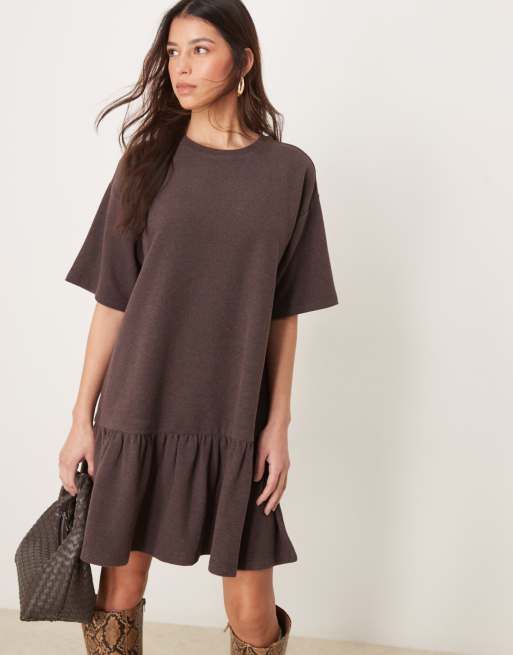 ASOS DESIGN - Vestito corto morbidissimo color cioccolato con vita scesa