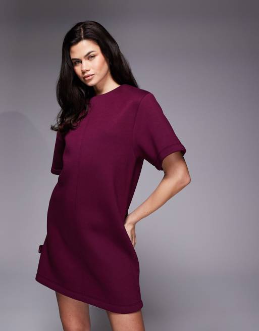 ASOS DESIGN - Vestito corto oversize a maniche corte in tessuto scuba strutturato bordeaux