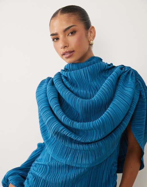 ASOS DESIGN - Vestito corto plissé con maniche a mantella asimmetriche blu ottanio, 2 di 4