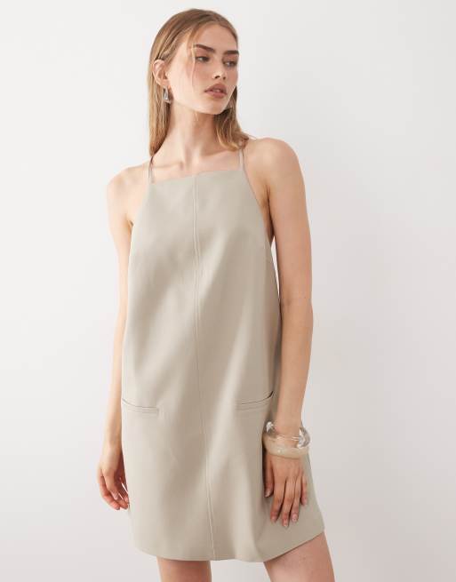 ASOS DESIGN - Vestito corto sartoriale color pietra con schiena scoperta