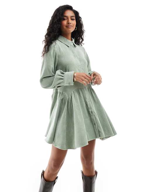 ASOS DESIGN - Vestito corto stile grembiule verde salvia a coste con fondo peplo, 3 di 4