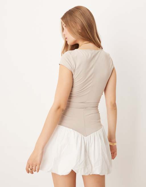 ASOS DESIGN - Vestito corto tonalità neutra con gonna in popeline e cut-out, 3 di 4