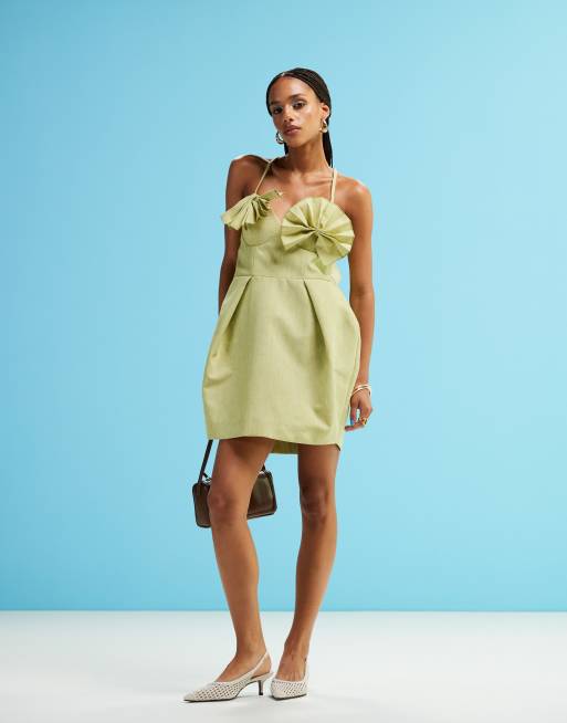 ASOS DESIGN - Vestito corto verde chiaro con bustino strutturato a ventaglio