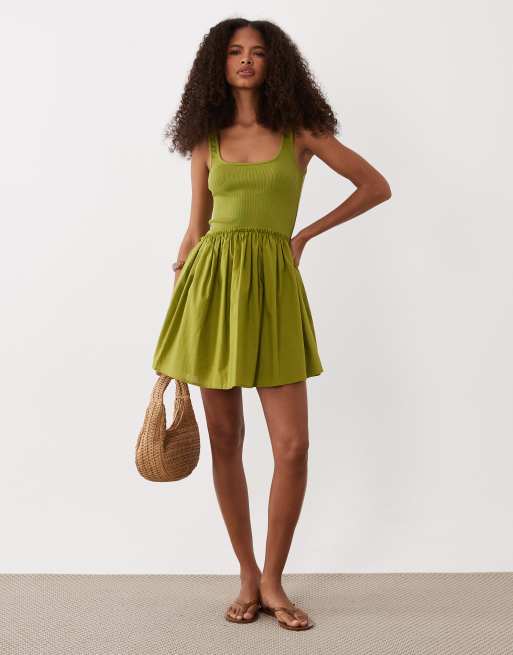 ASOS DESIGN - Vestito corto verde oliva con gonna in popeline e corpino a coste con bottoni e scollo rotondo, 2 di 4
