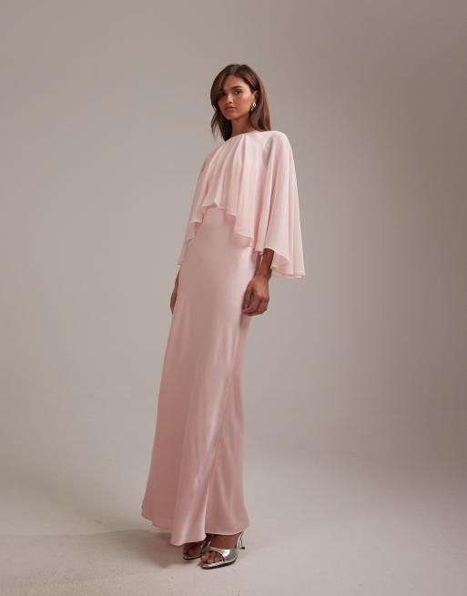 ASOS DESIGN - Vestito da cerimonia in raso rosa con mantella in chiffon trasparente con taglio sbieco