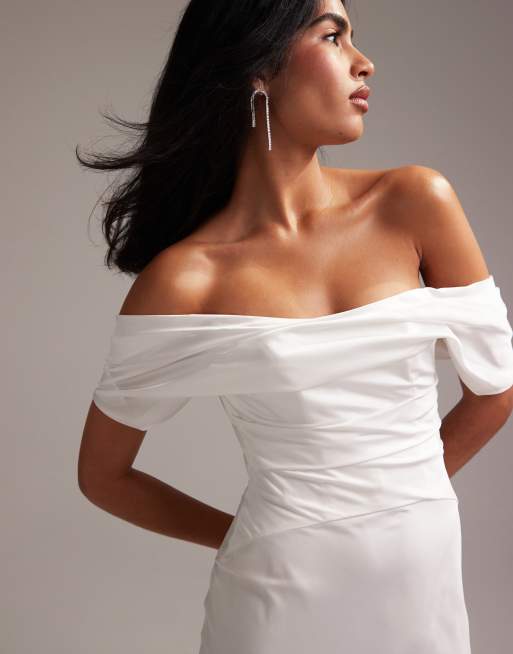 ASOS DESIGN - Vestito da sposa lungo bianco drappeggiato in raso con scollo alla Bardot, 2 di 6