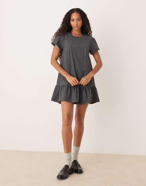 ASOS DESIGN - Vestito grembiule corto girocollo grigio gessato con vita scesa, 2 di 4
