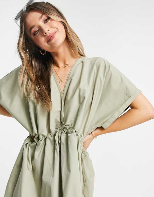 ASOS DESIGN - Vestito grembiule corto in cotone kaki raccolto in vita, 3 di 4