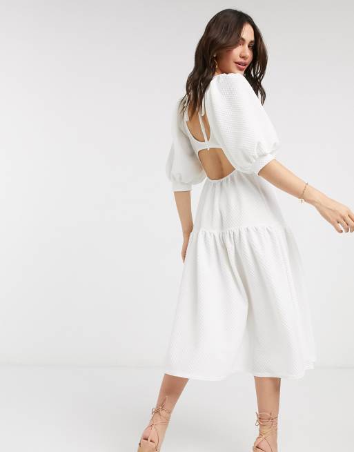 ASOS DESIGN - Vestito grembiule midi allacciato sul retro avorio