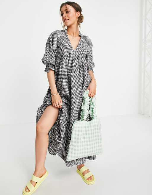 ASOS DESIGN - Vestito grembiule midi con scollo a V a quadretti