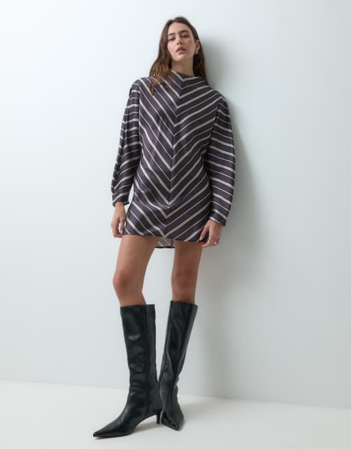 ASOS DESIGN vestito grembiule mini in raso accollato a righe, 2 di 5