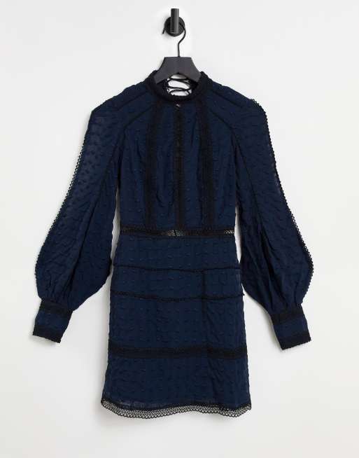 ASOS DESIGN - Vestito in pizzo blu navy in stile vittoriano