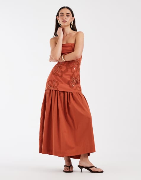 ASOS DESIGN - Vestito lungo a fascia color ruggine con ricami floreali - view 1