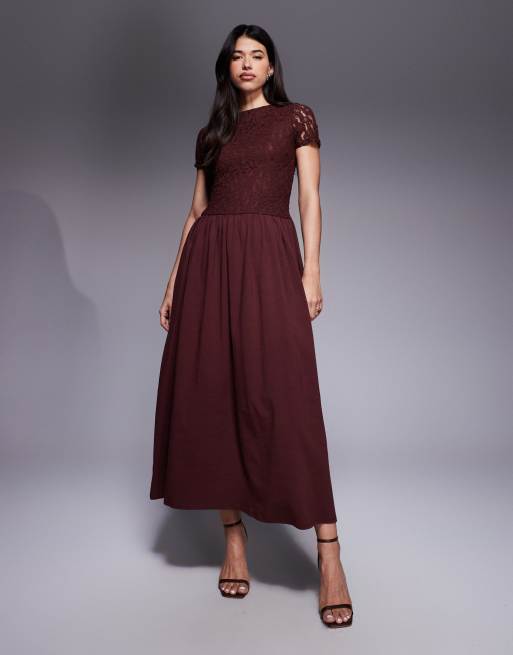 ASOS DESIGN - Vestito lungo a maniche corte in pizzo ibrido color cioccolato