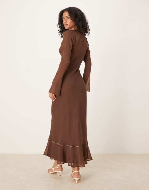 ASOS DESIGN - Vestito lungo a maniche lunghe color cioccolato con bustino arricciato e scollo ampio, 4 di 4