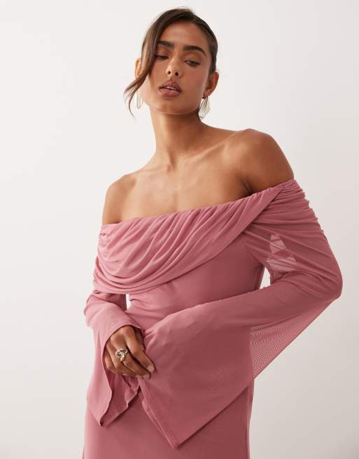 ASOS DESIGN - Vestito lungo a maniche lunghe in rete rosa con spalle scoperte e scollo drappeggiato, 2 di 4