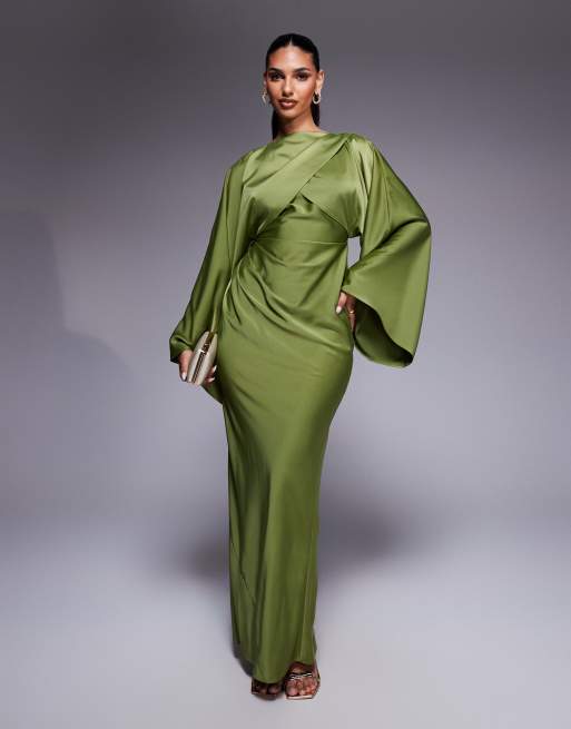 ASOS DESIGN - Vestito lungo a maniche lunghe verde tenue in raso con taglio sbieco e fibbia a D