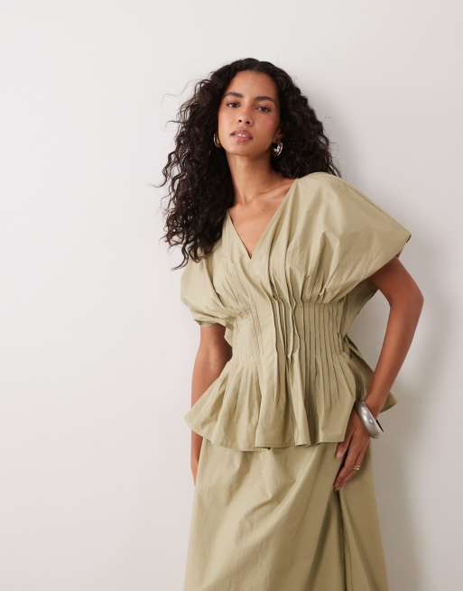 ASOS DESIGN - Vestito lungo a peplo con scollo a V e vita stretta color pietra, 4 di 4
