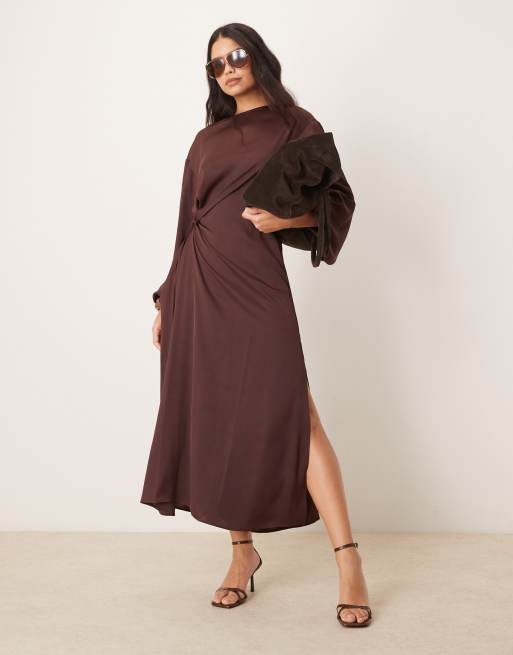 ASOS DESIGN - Vestito lungo a portafoglio in raso color melanzana