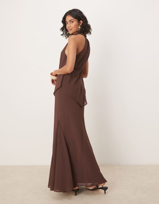 ASOS DESIGN - Vestito lungo accollato a doppio strato in chiffon color cioccolato, 3 di 4