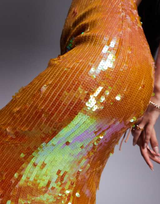 ASOS DESIGN - Vestito lungo accollato color bronzo con paillettes iridescenti e schiena scoperta, 3 di 4