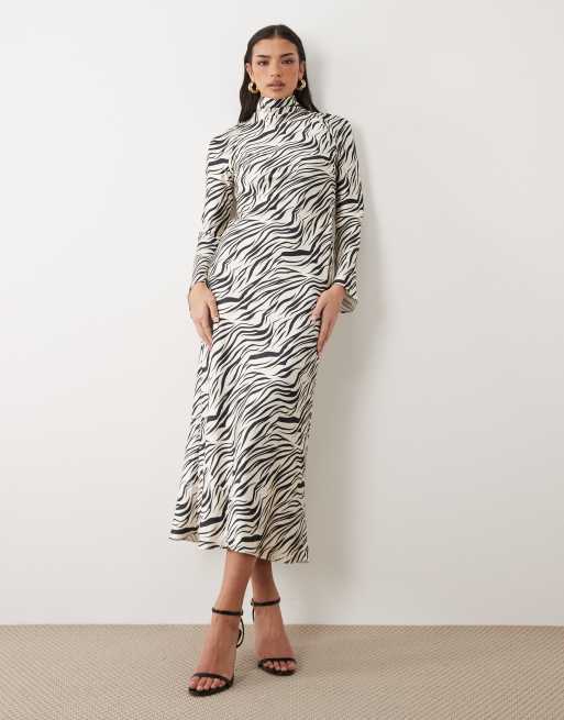 ASOS DESIGN - Vestito lungo accollato con taglio sbieco e stampa zebrata